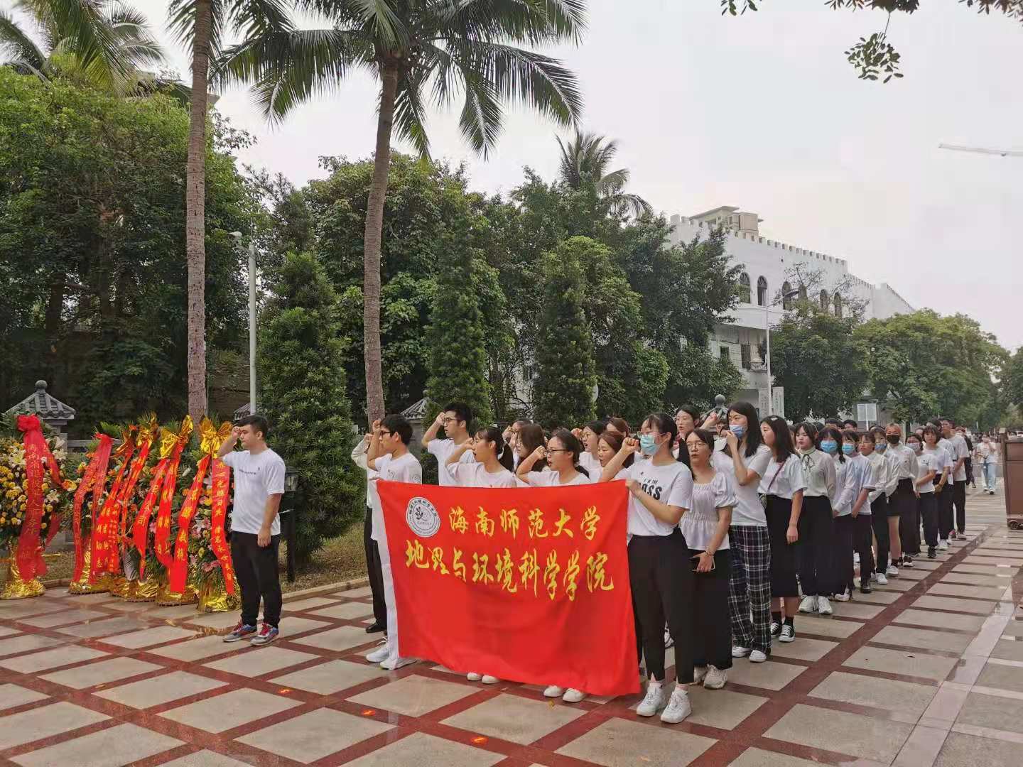 缅怀先烈，寄情清明——记祭扫李硕勋烈士纪念亭活动