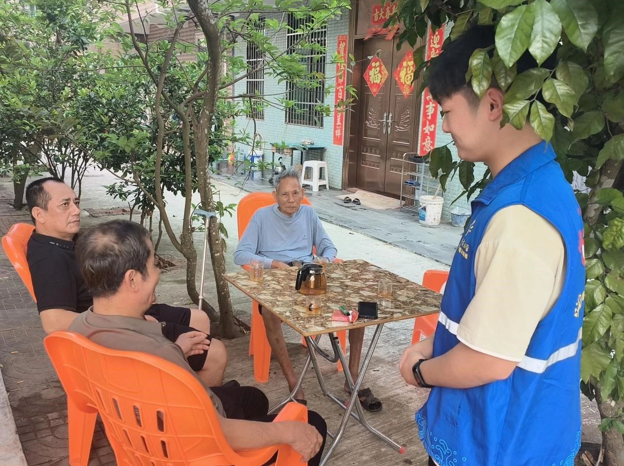 趁青春，进社区