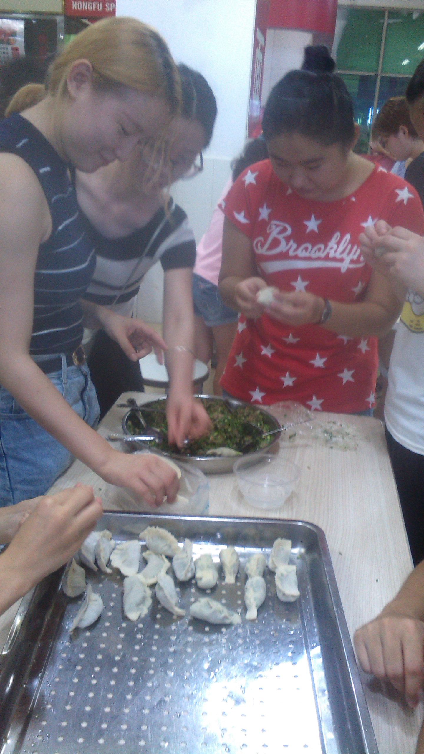 2014级地理科学班开展“三走”系列活动