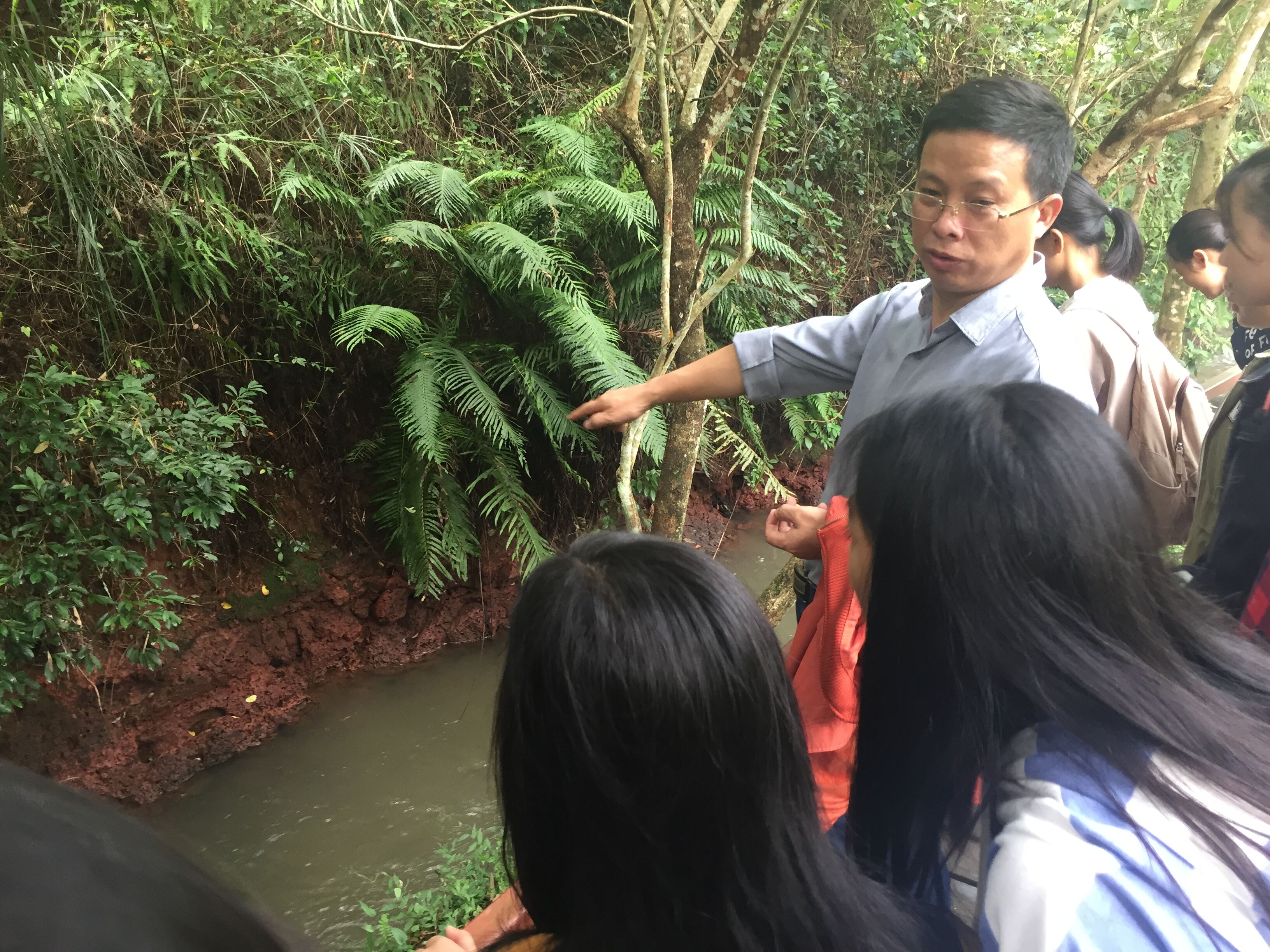 【创新创业实践周】系列活动：2017级地化生类1班在冯塘绿园——火山岩古村落调研