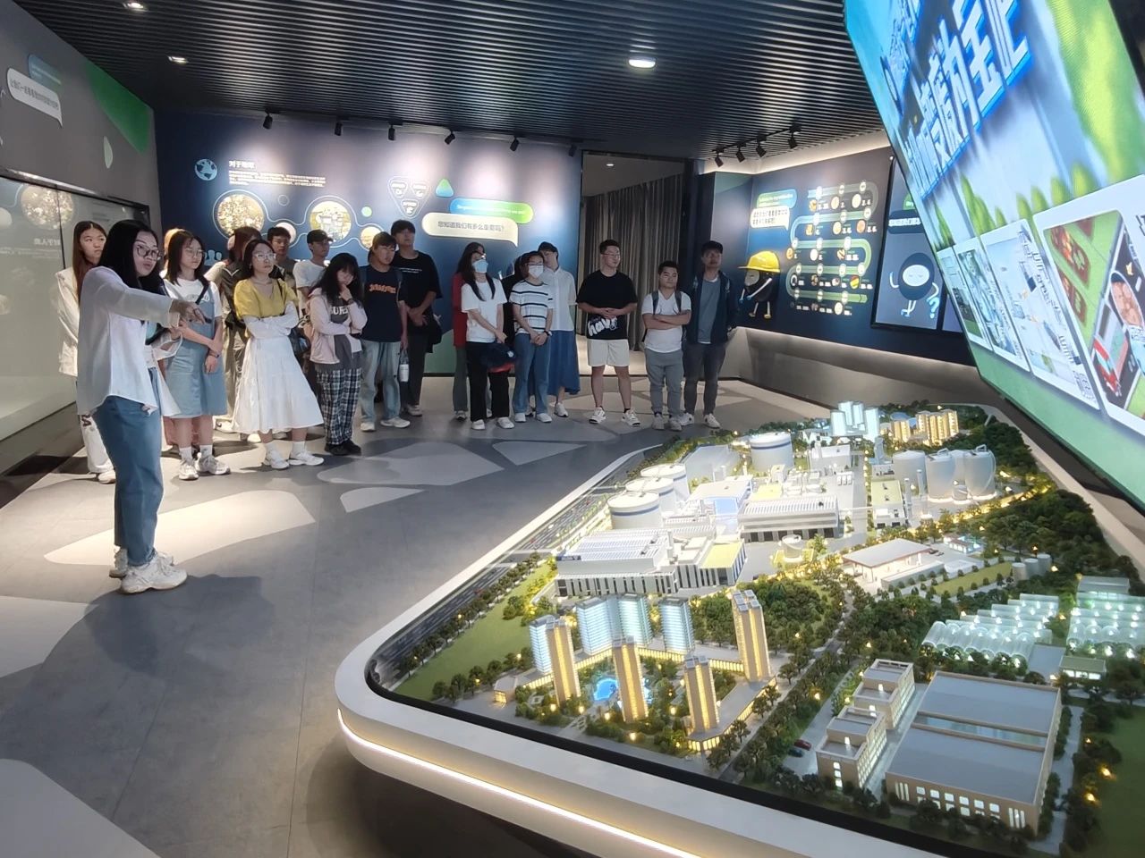 校企携手搭平台，学生实践获真知