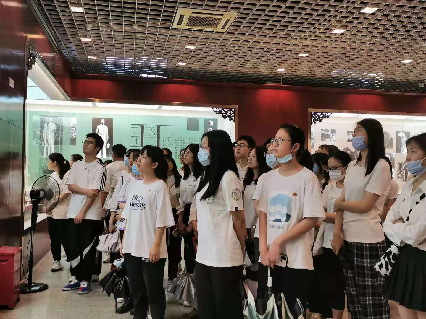 缅怀先烈,寄情清明——记祭扫李硕勋烈士纪念亭活动