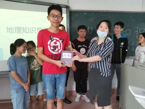 2019级1班开展创新创业实践周活动