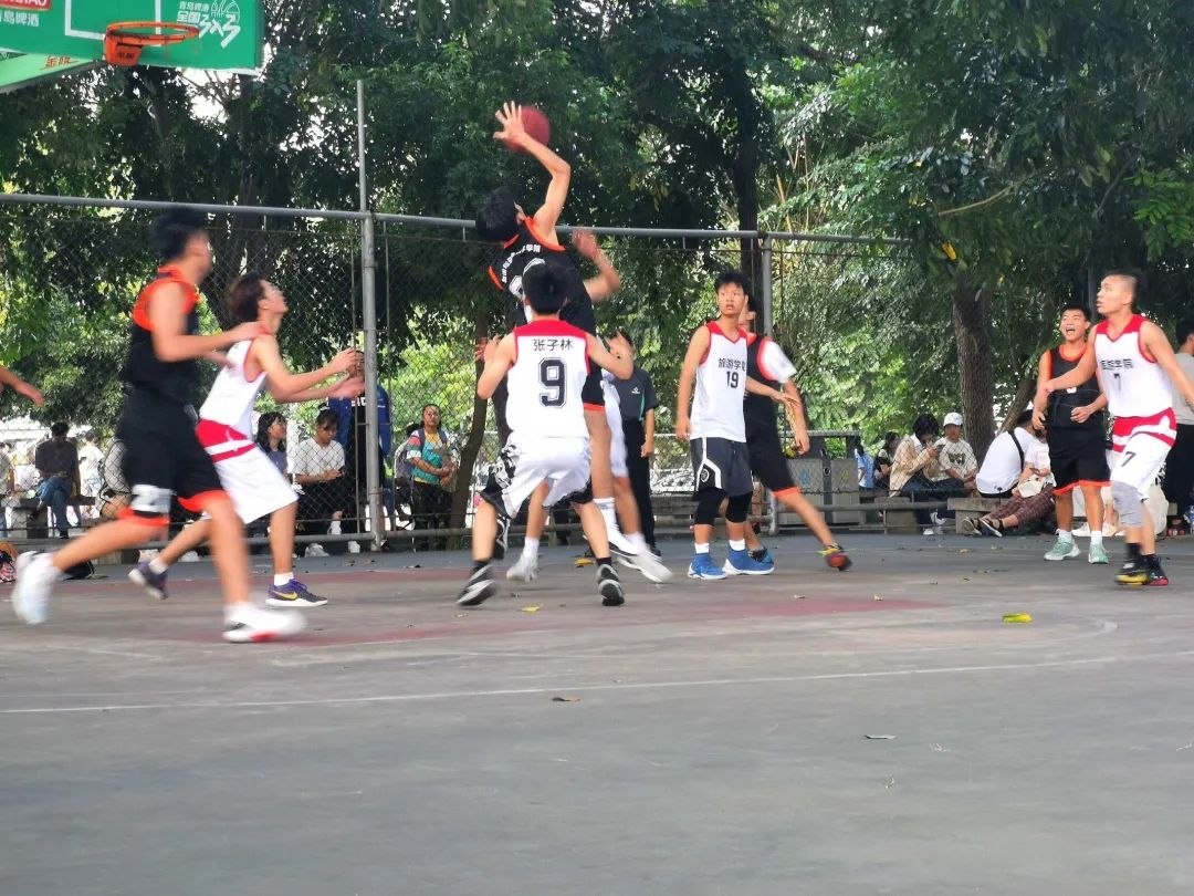 我院篮球队参加校迎新杯篮球赛 取得开门红